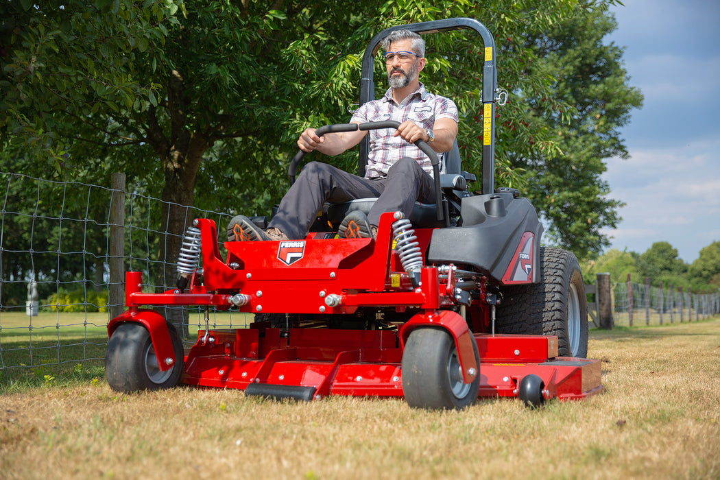 Trattorino raggio zero Ferris IS3300Z larghezza taglio cm.183 piatto scarico posteriore e mulching